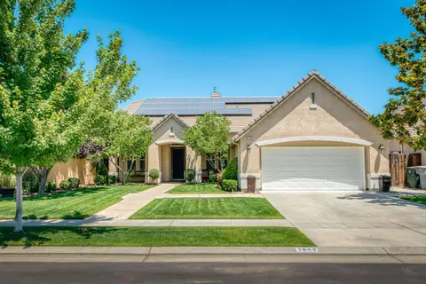 1943 Everglade Ave, Clovis, CA 93619 photo 1