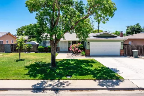 413 E Spruce Ave, Lemoore, CA 93245 photo 1