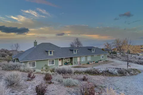 25170 Jacaranda Dr, Tehachapi, CA 93561 photo 1