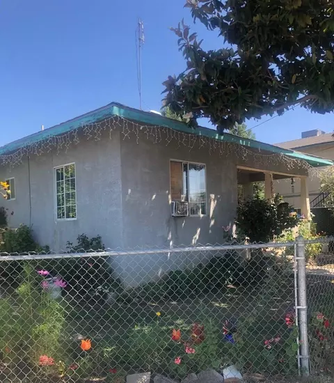 601 Moore St, Madera, CA 93638 photo 1