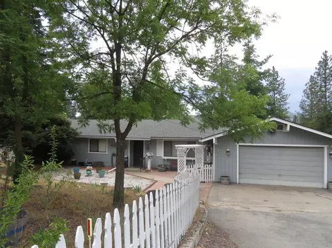 49771 Pierce Pl, Oakhurst, CA 93644 photo 1