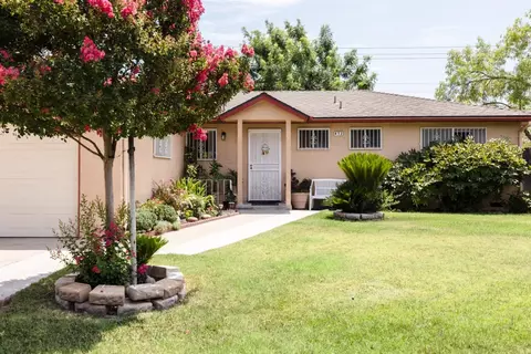 472 W Santa Ana Ave, Clovis, CA 93612 photo 1