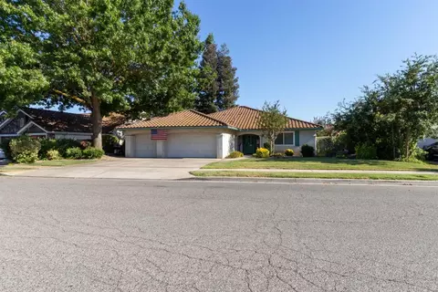 3212 Tragon St, Madera, CA 93637 photo 1