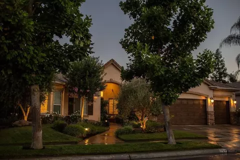 764 W Richmond Ave, Clovis, CA 93619 photo 1
