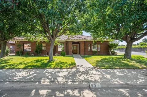 931 N Rogers Ave, Clovis, CA 93611 photo 1