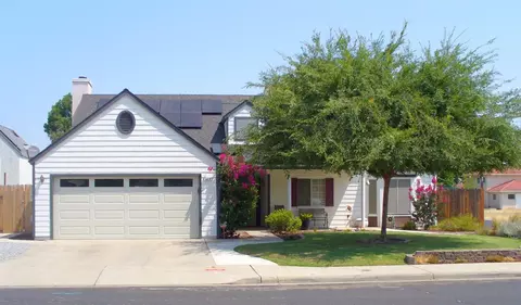 833 Burlingame Ave, Clovis, CA 93612 photo 1