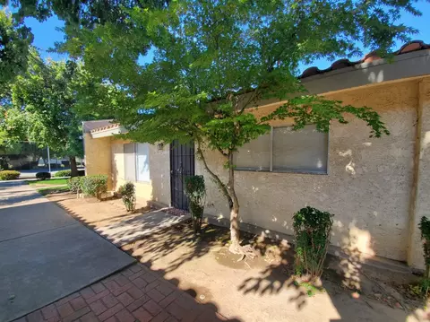 115 S Granada Dr #10, Madera, CA 93637 photo 1