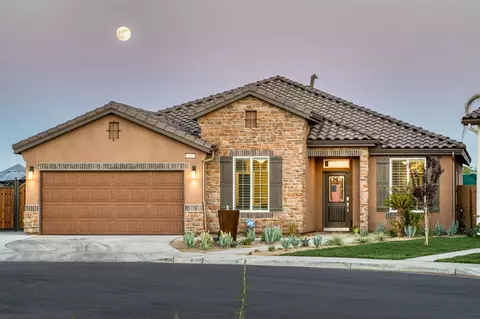 6153 E Kerckhoff Ave, Fresno, CA 93727 photo 1