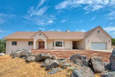 26488 Stoney Hill Ln, Clovis, CA 93619 photo 1