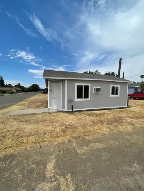 100 Alameda, Chowchilla, CA 93610 photo 1
