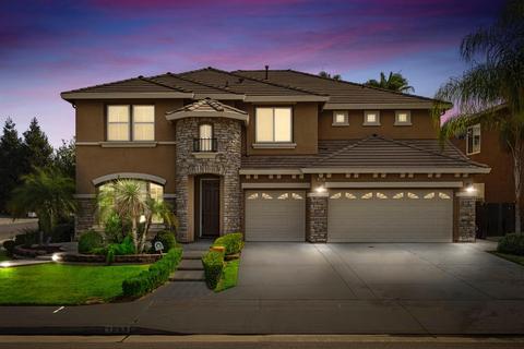 1067 N Perry Ave, Clovis, CA 93611 photo 1