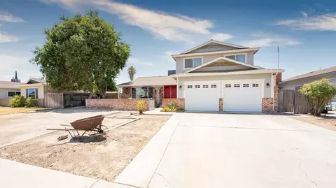 679 Tamarack Ln, Lemoore, CA 93245 photo 1