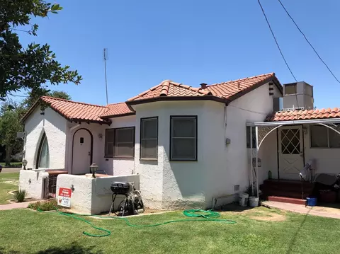 704 E Main St, Fowler, CA 93625 photo 1