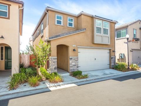 1502 Enlightened Way, Clovis, CA 93619 photo 1