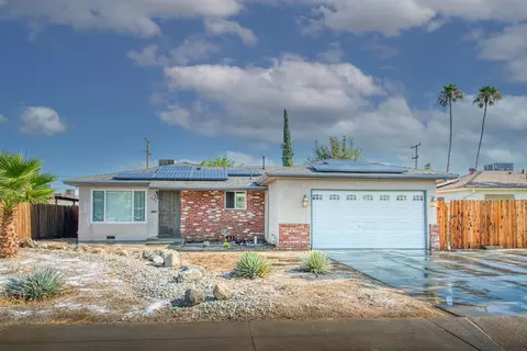 497 W Scott Ave, Clovis, CA 93612 photo 1