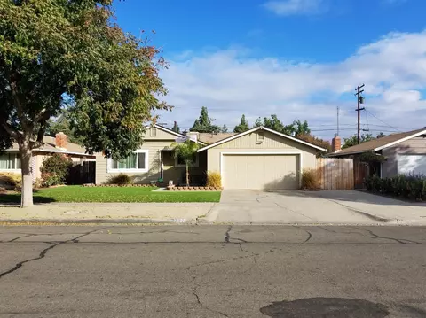 2737 E Hampton Way, Fresno, CA 93726 photo 1