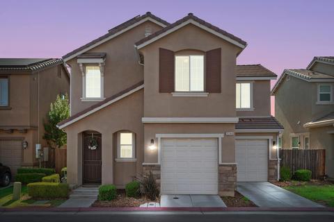3246 Monterosa Ln, Clovis, CA 93619 photo 1