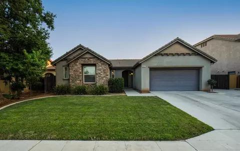 645 W Fremont Ave, Clovis, CA 93612 photo 1
