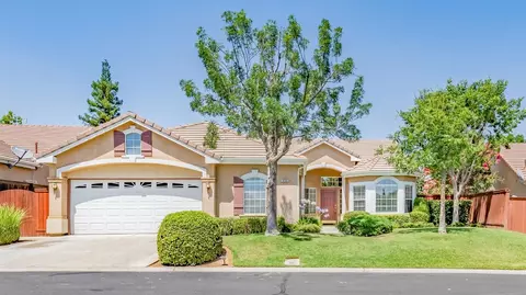 10582 E Ravenswood Way, Clovis, CA 93619 photo 1