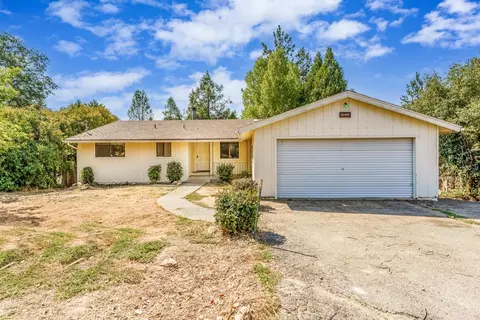 40902 Elliott Dr, Oakhurst, CA 93644 photo 1