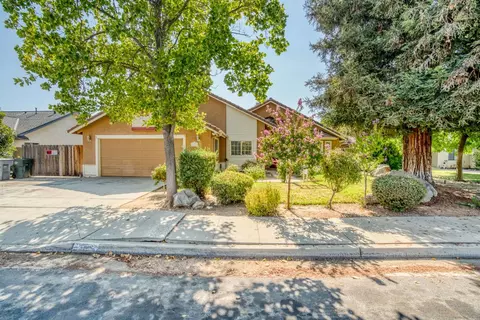 122 Magnolia Ave, Clovis, CA 93611 photo 1