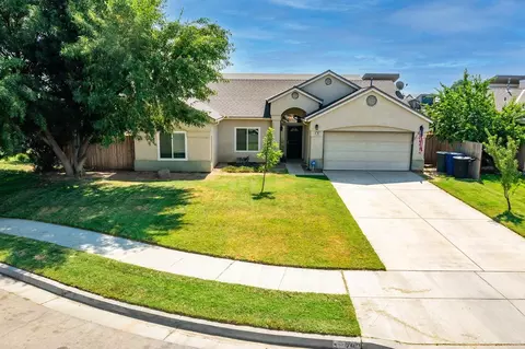 792 Holly Ave, Lemoore, CA 93245 photo 1