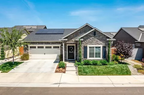4153 Rialto Ave, Clovis, CA 93619 photo 1