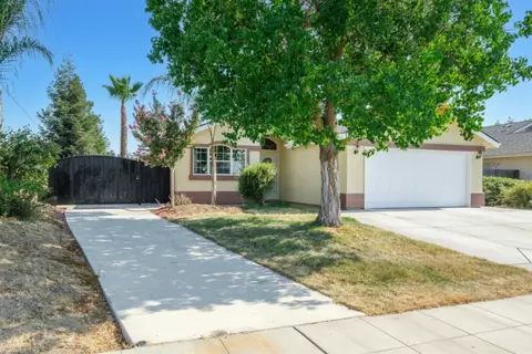 430 Pine St, Parlier, CA 93648 photo 1