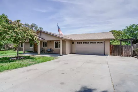 17871 Bedford Dr, Madera, CA 93638 photo 1