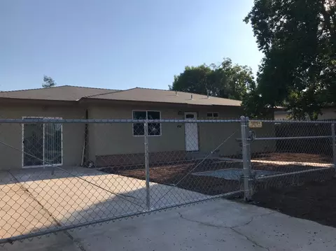 4420 E Curran Dr, Fresno, CA 93703 photo 1