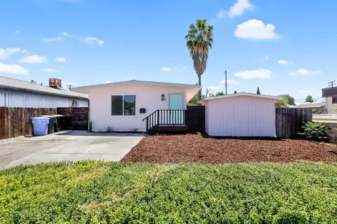 401 E 11th St, Hanford, CA 93230 photo 1