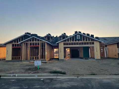 1342 Roma St, Madera, CA 93637 photo 1