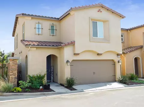 806 Lassen Ln W, Madera, CA 93636 photo 1