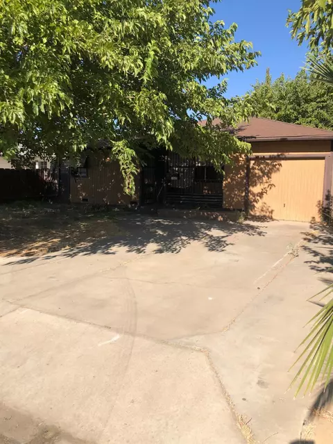 1005 Dellavalle Ave, Madera, CA 93638 photo 1