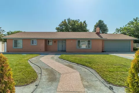 16643 Canal Way, Madera, CA 93638 photo 1