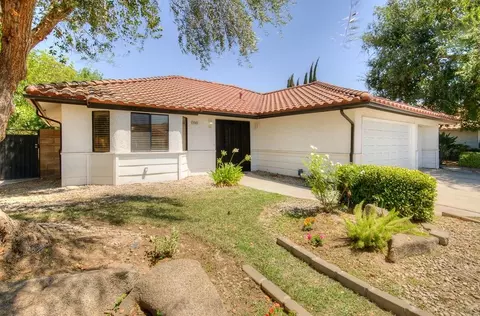 2541 Grapewood Way, Madera, CA 93637 photo 1