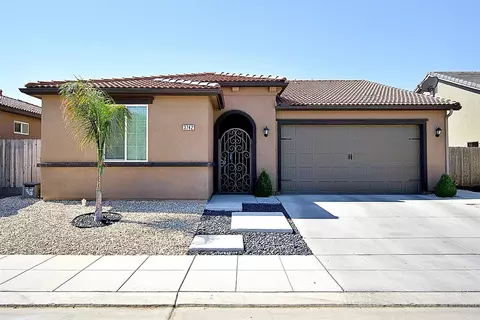 3742 Pontiac Ave, Clovis, CA 93619 photo 1