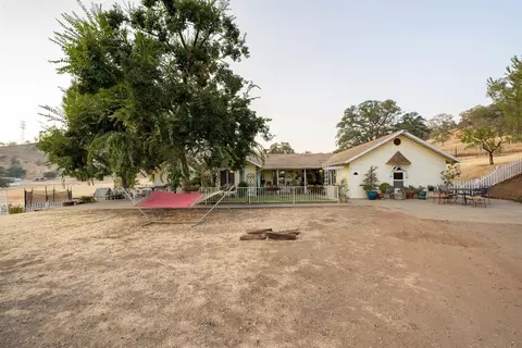 26766 Redhawk Ln, Clovis, CA 93619 photo 1