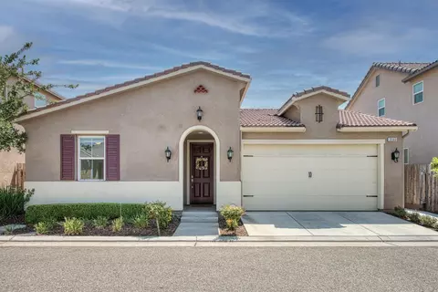 3560 Muse Way, Clovis, CA 93619 photo 1