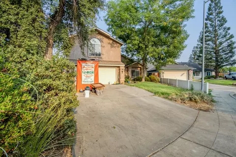 825 N Stanford Ave, Clovis, CA 93611 photo 1