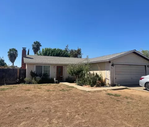 1304 Lacreta Ave, Madera, CA 93638 photo 1