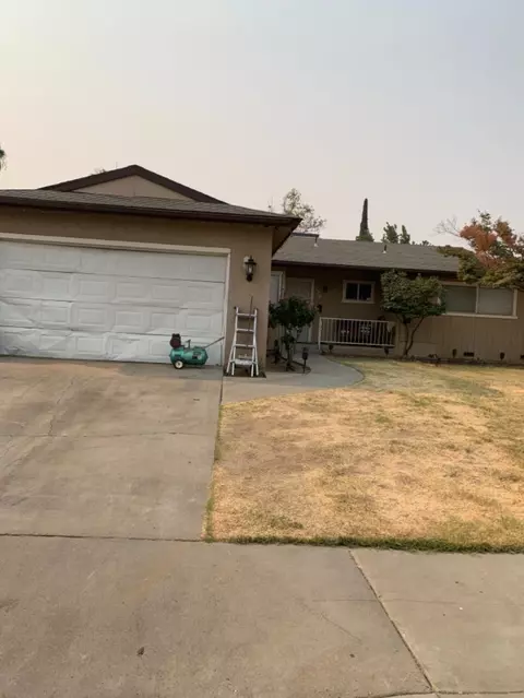 176 W National Ave, Clovis, CA 93612 photo 1