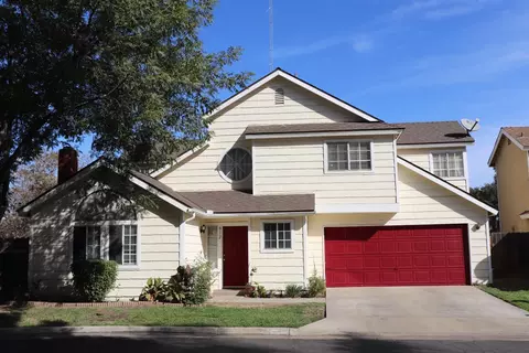 812 E Oakridge Ave, Visalia, CA 93292 photo 1