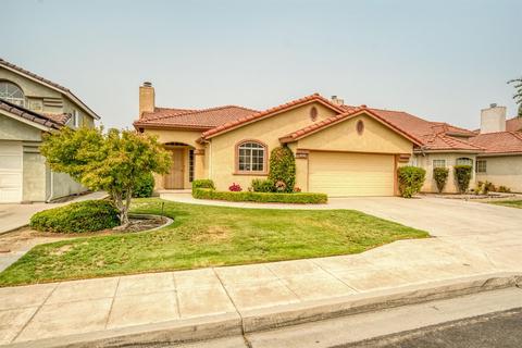 945 Robinson Ave, Clovis, CA 93612 photo 1