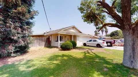25711 Tamarisk Dr, Madera, CA 93638 photo 1