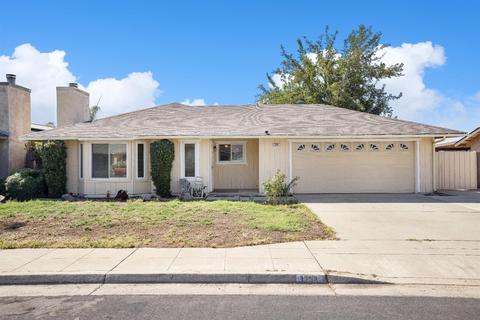 1754 Ashcroft Ave, Clovis, CA 93611 photo 1