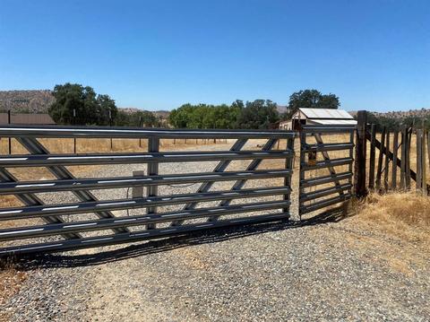 22208 Frontier Rd, Clovis, CA 93619 photo 1