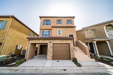 1280 Piazza Ln, Clovis, CA 93612 photo 1