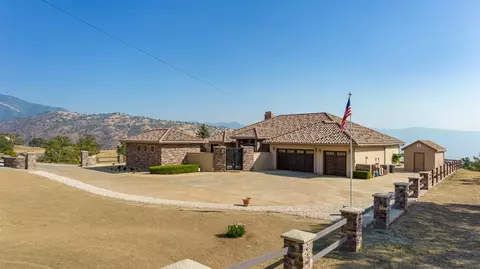 30200 Percheron Pl, Tehachapi, CA 93561 photo 1