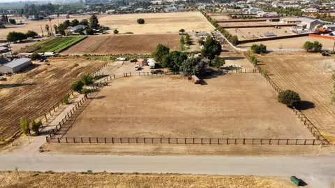 12740 E Robinson Ave, Sanger, CA 93657 photo 1